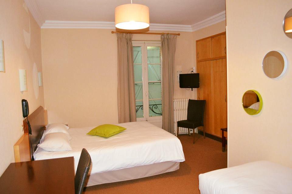 Hotel Le Normandy Beaumont-de-Lomagne Exterior photo